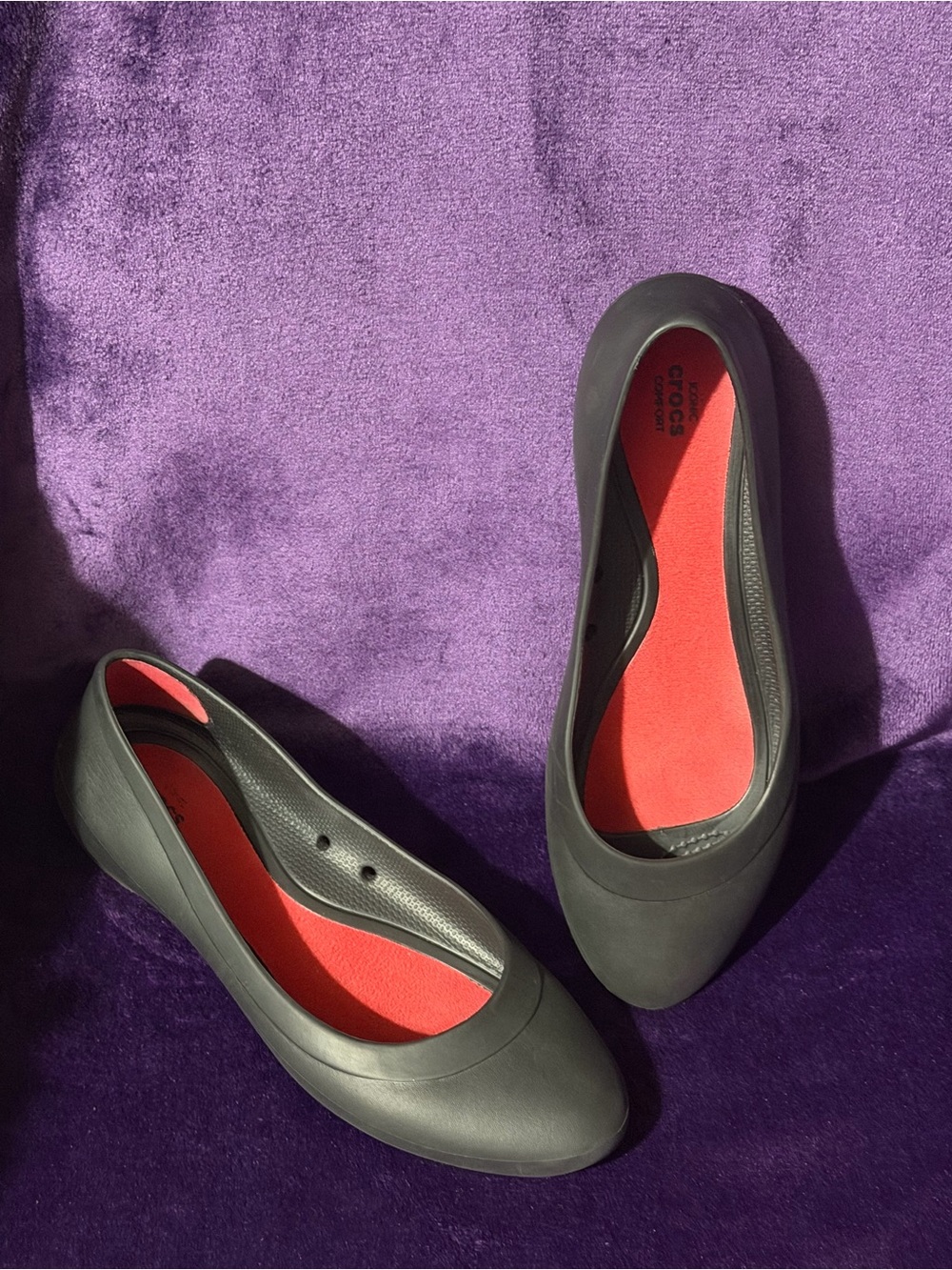 Crocs Women's Black Ballet Lina Flat with Red Insole Sz 9